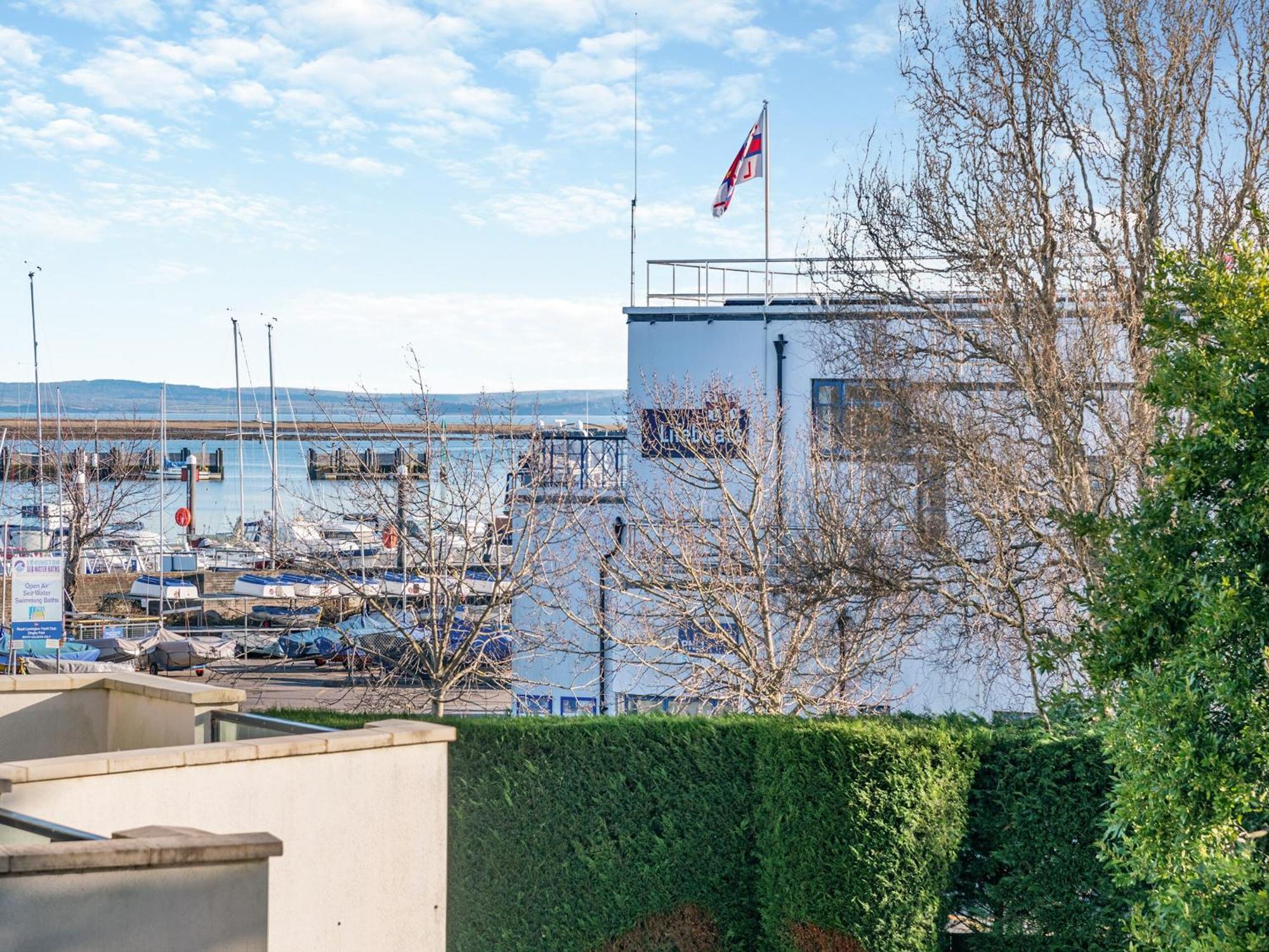 Villa Kings Lea Lymington Exterior foto